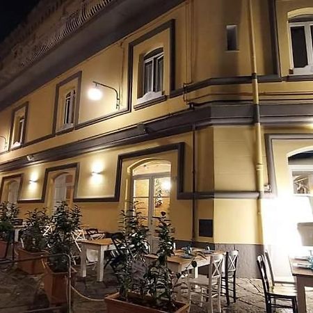 Donna Luisella B&b Napoli Esterno foto