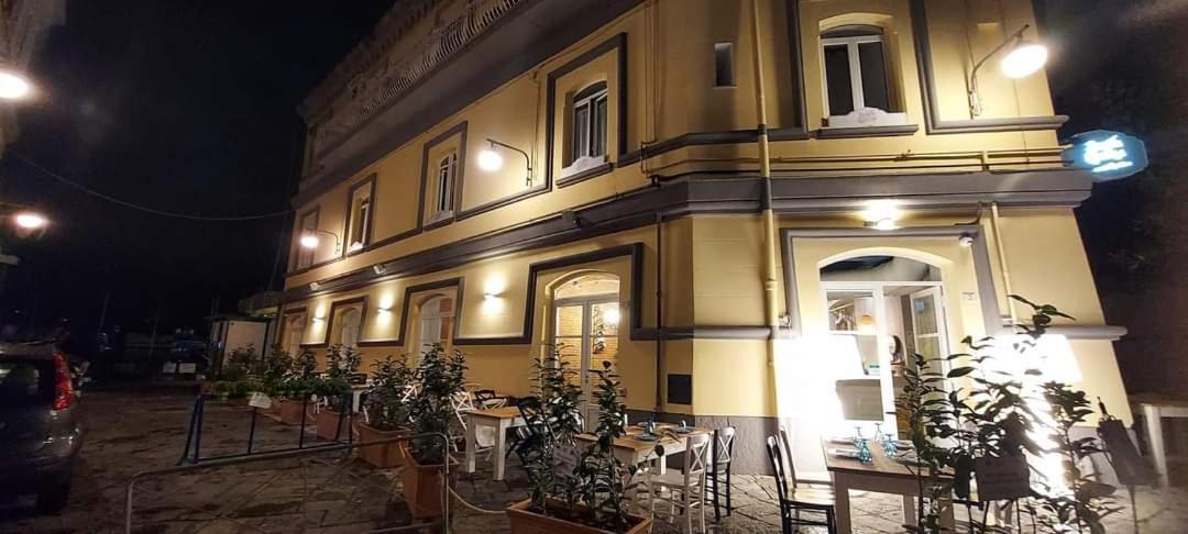 Donna Luisella B&b Napoli Esterno foto