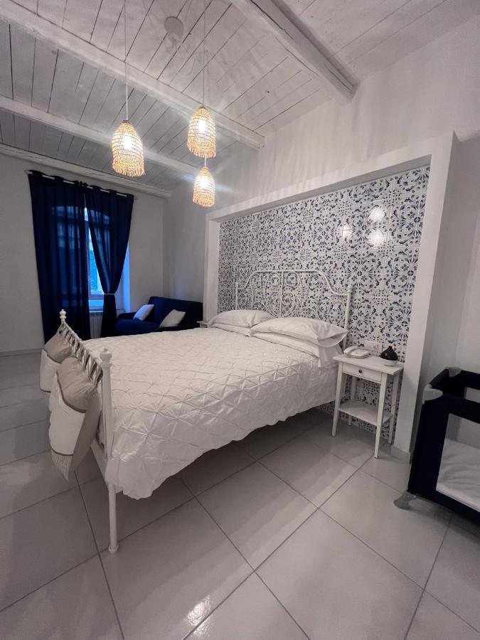 Donna Luisella B&b Napoli Esterno foto